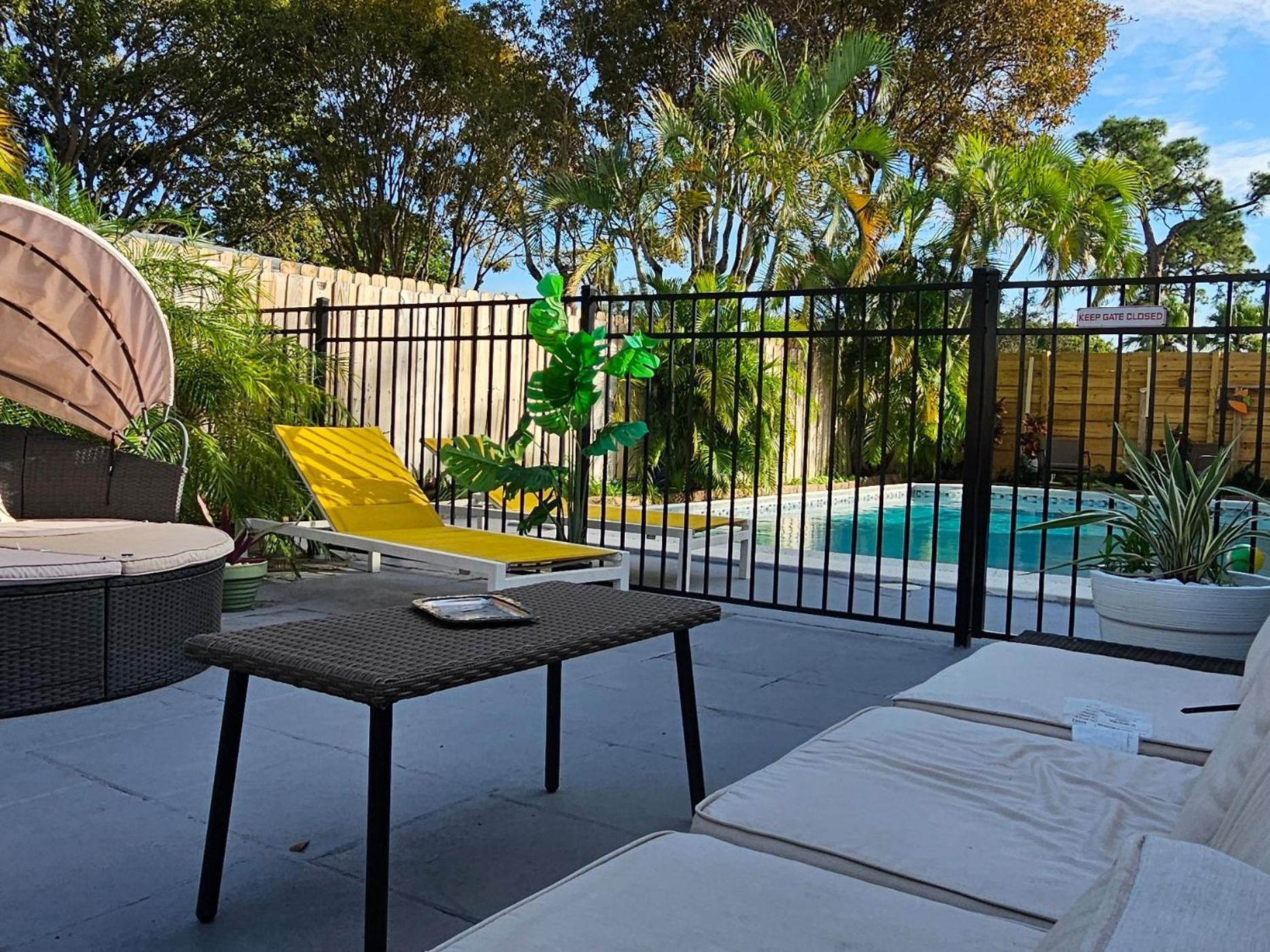 Coastal Haven: Family-Friendly House with Pool Near Beaches Fort Lauderdale Exterior photo