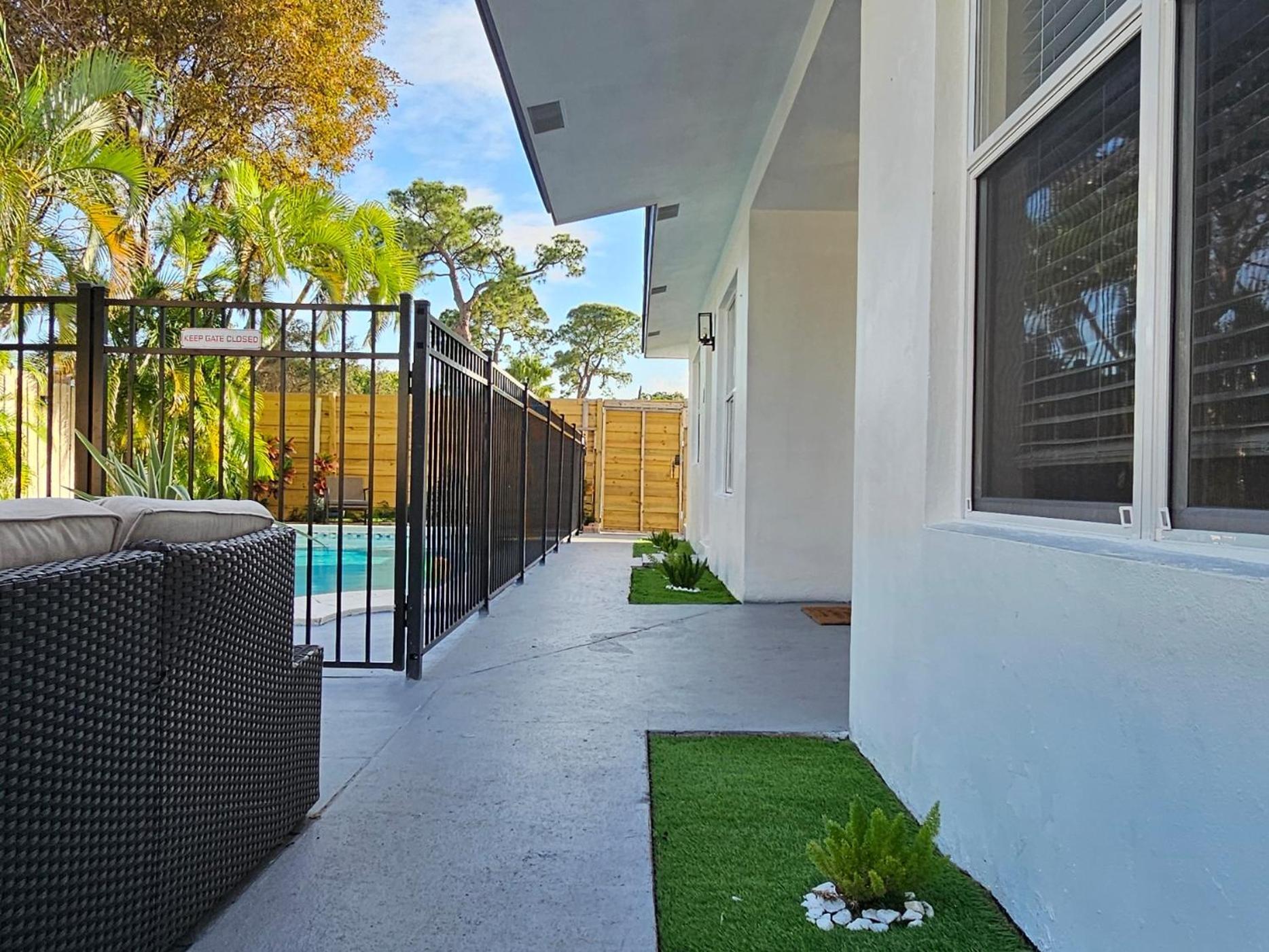 Coastal Haven: Family-Friendly House with Pool Near Beaches Fort Lauderdale Exterior photo