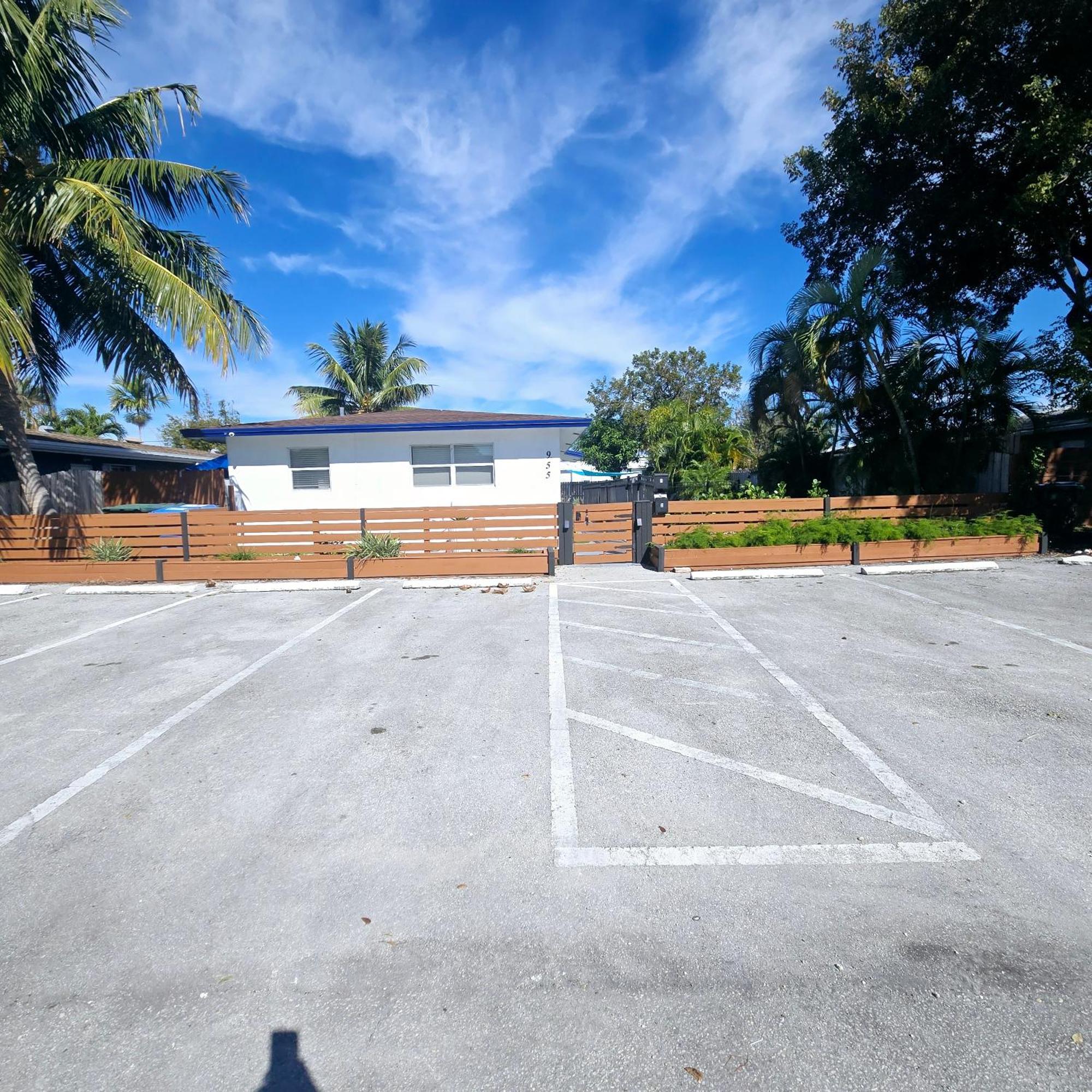 Coastal Haven: Family-Friendly House with Pool Near Beaches Fort Lauderdale Exterior photo
