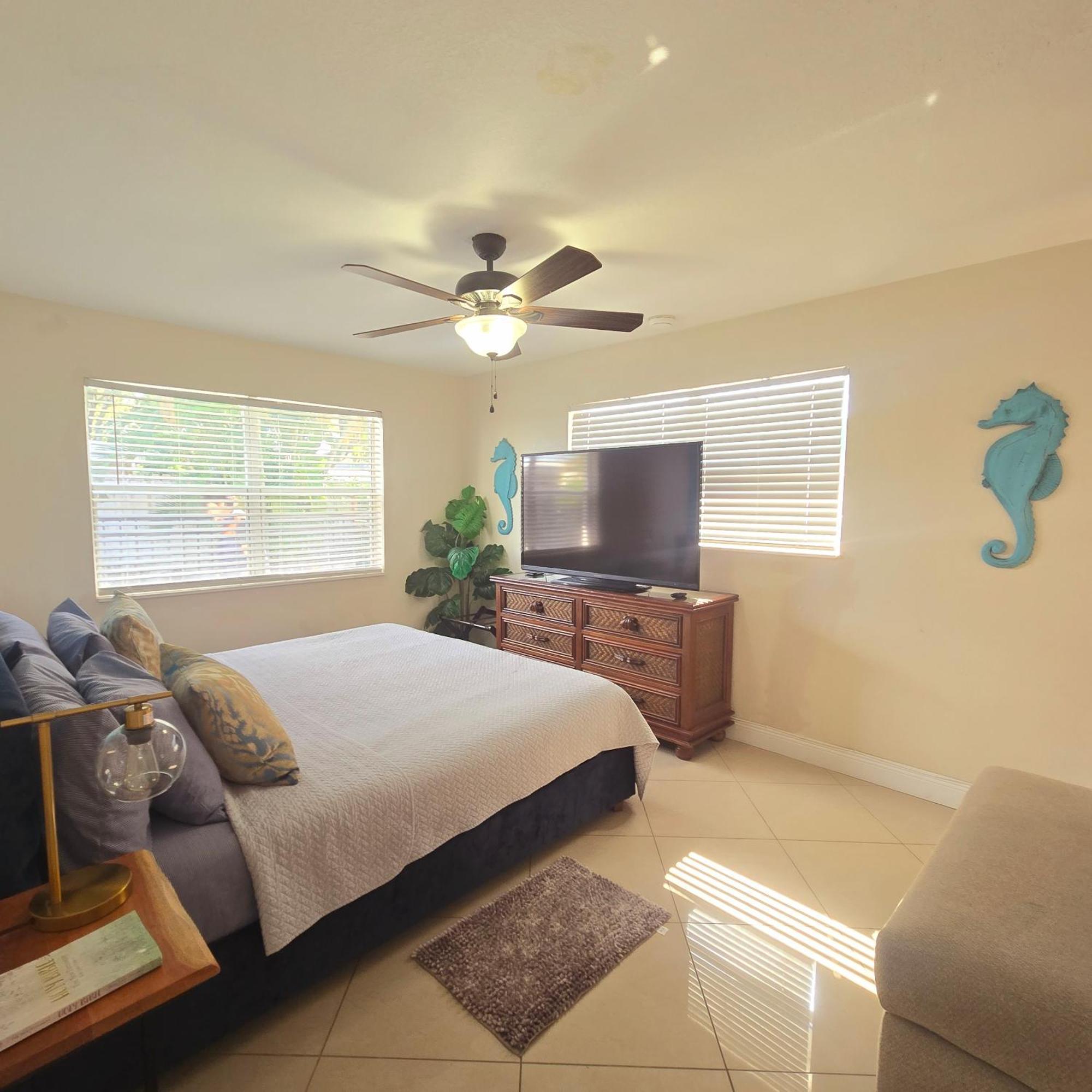 Coastal Haven: Family-Friendly House with Pool Near Beaches Fort Lauderdale Exterior photo