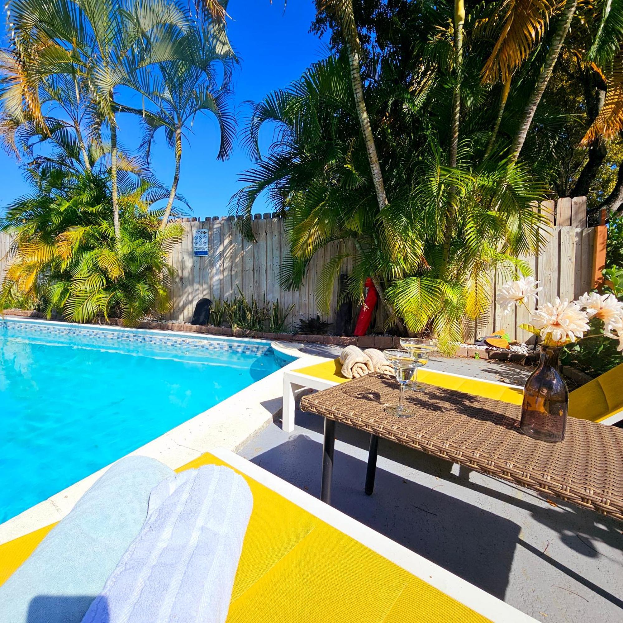 Coastal Haven: Family-Friendly House with Pool Near Beaches Fort Lauderdale Exterior photo