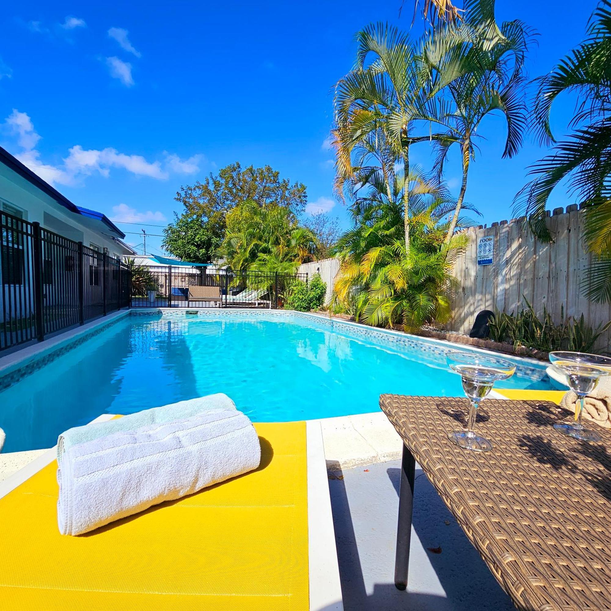 Coastal Haven: Family-Friendly House with Pool Near Beaches Fort Lauderdale Exterior photo