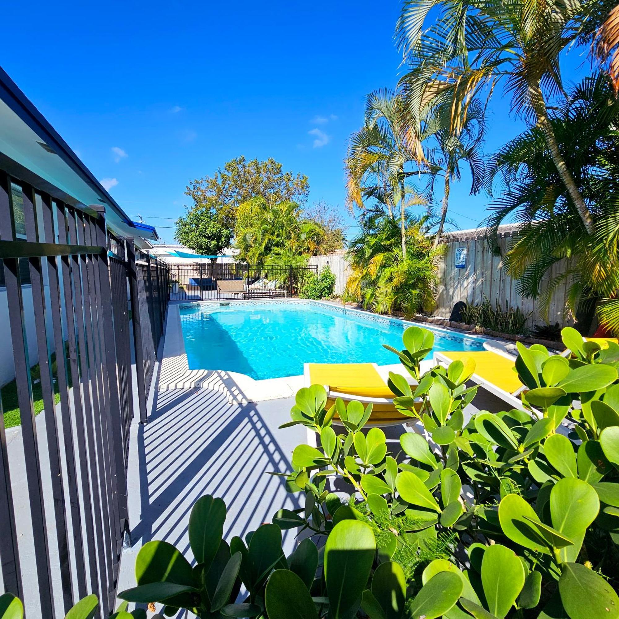 Coastal Haven: Family-Friendly House with Pool Near Beaches Fort Lauderdale Exterior photo
