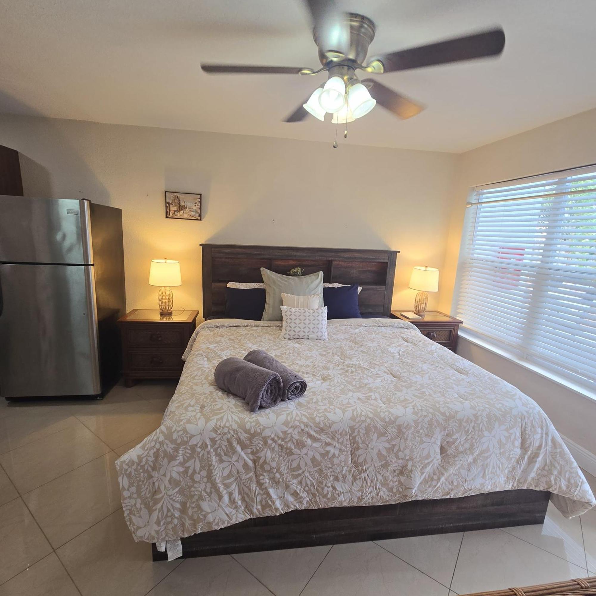 Coastal Haven: Family-Friendly House with Pool Near Beaches Fort Lauderdale Exterior photo